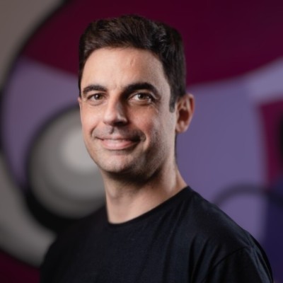 Diego R., Diretor de Produto · 20+ anos