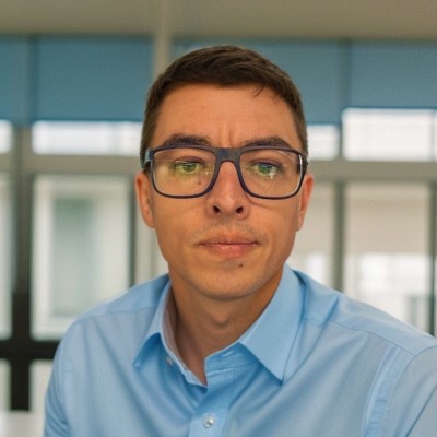 Diego, Gerente de Tecnologia · 20+ anos