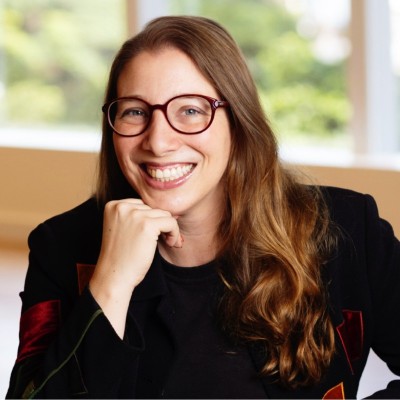 Denise, Diretora de Operações · 5+ anos